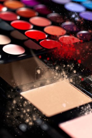 Make-up colorful eyeshadow palettes