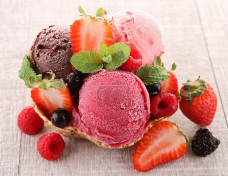 Scop of ice cream and berries