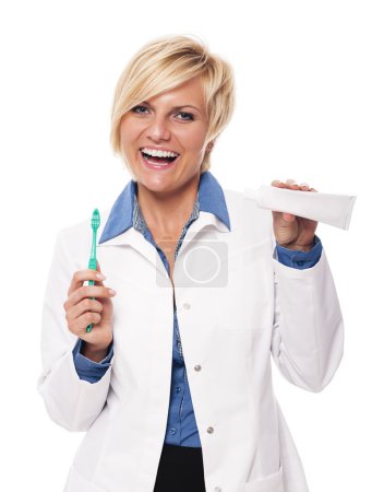 Dentist recommends brushing teeth everyday