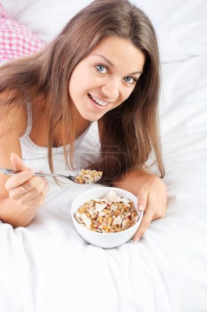 Granola breakfast cereal