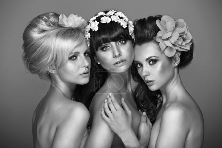 Black&white photo of three cute women