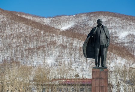Vladimir Lenin statue monument