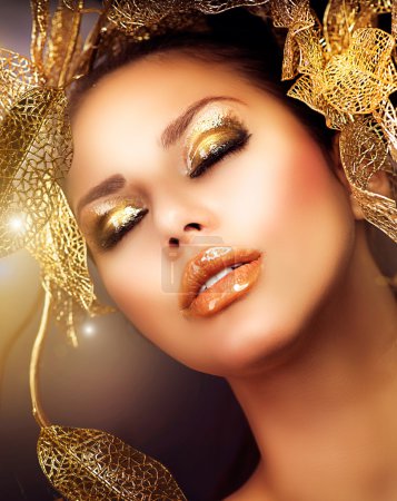 Fashion Glamour Makeup. Holiday Gold Makeup